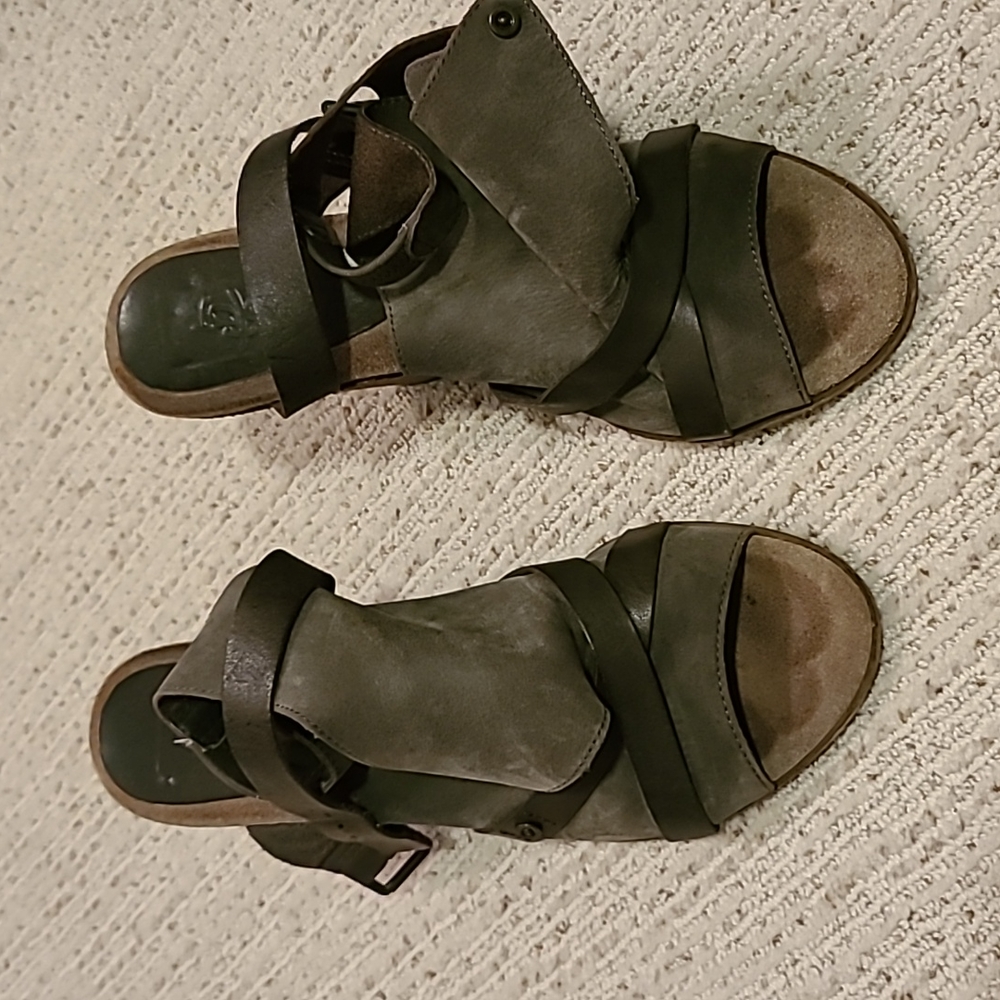 OtBt Grey Suede Sandals